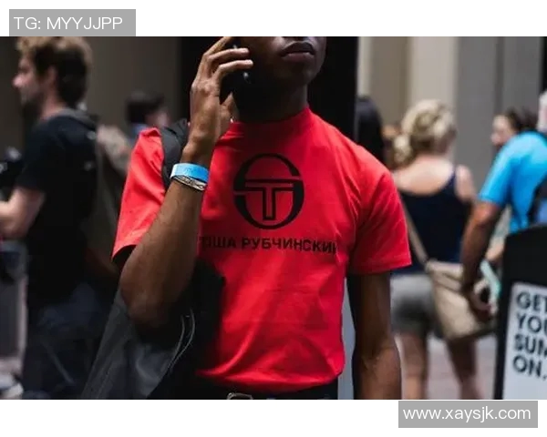 足球明星携手高奢品牌打造时尚新风潮引领潮流趋势 足球明星携手高奢品牌打造时尚新风潮引领潮流趋势